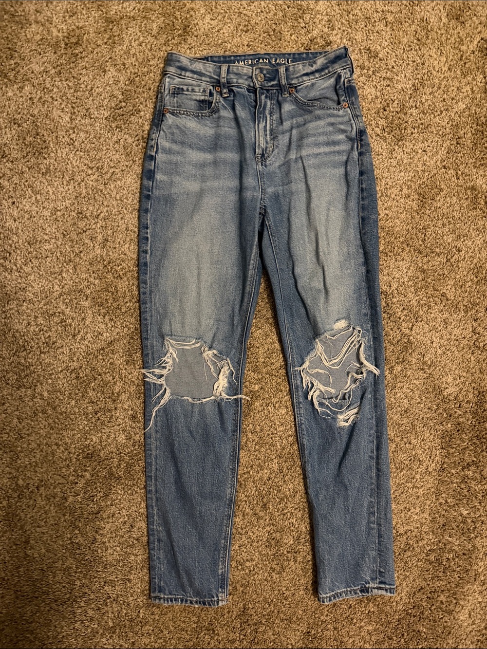 American Eagle Outfitters Distressed mom Jeans - Light Blue Wash